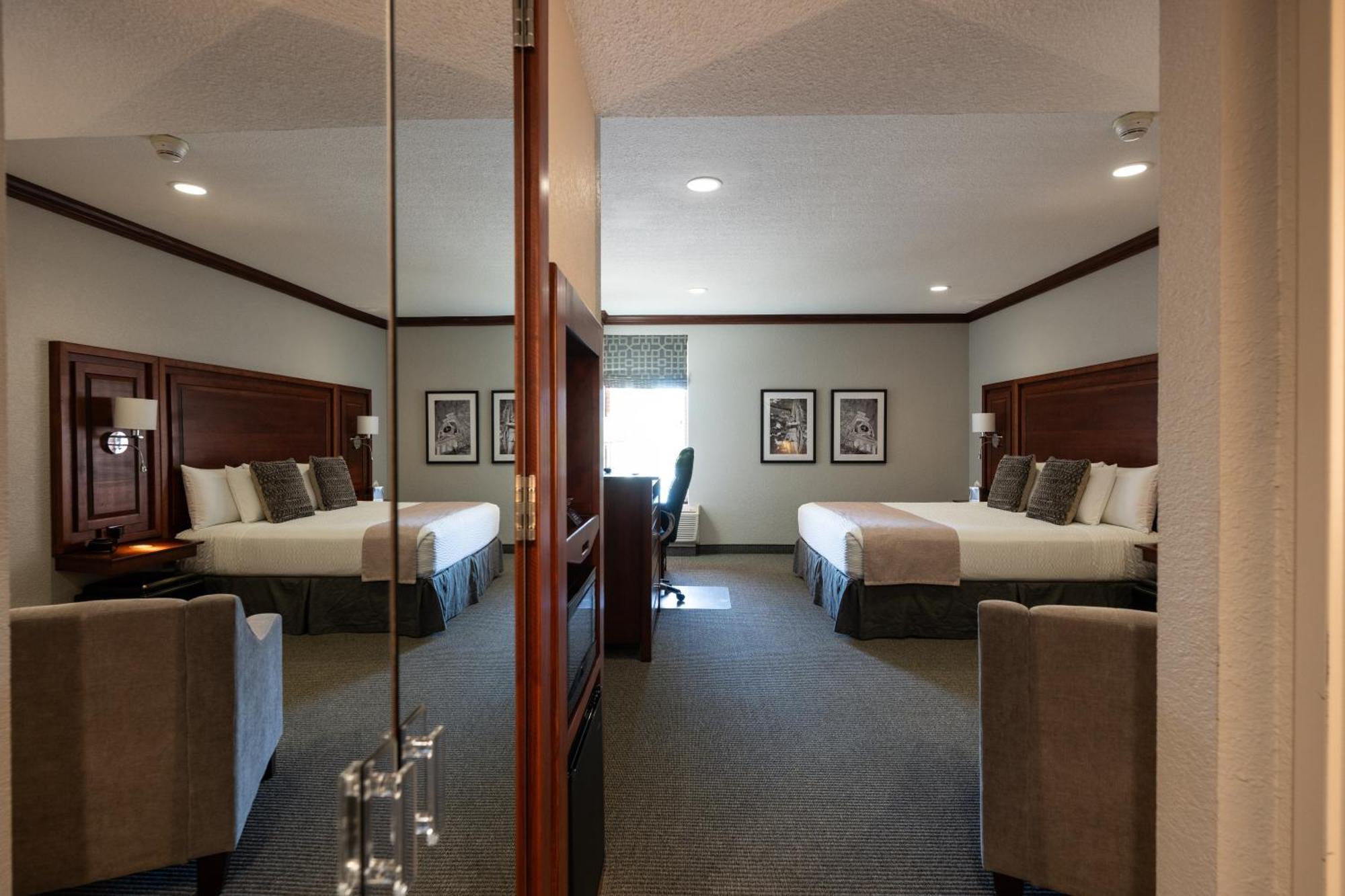Hillsdale College Dow Hotel And Conference Center Exterior photo