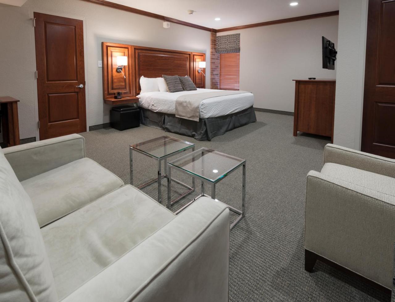 Hillsdale College Dow Hotel And Conference Center Exterior photo