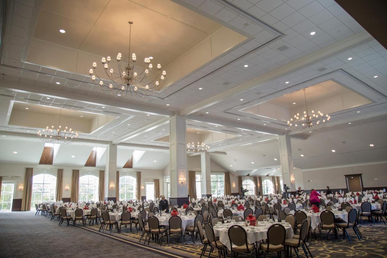 Hillsdale College Dow Hotel And Conference Center Exterior photo