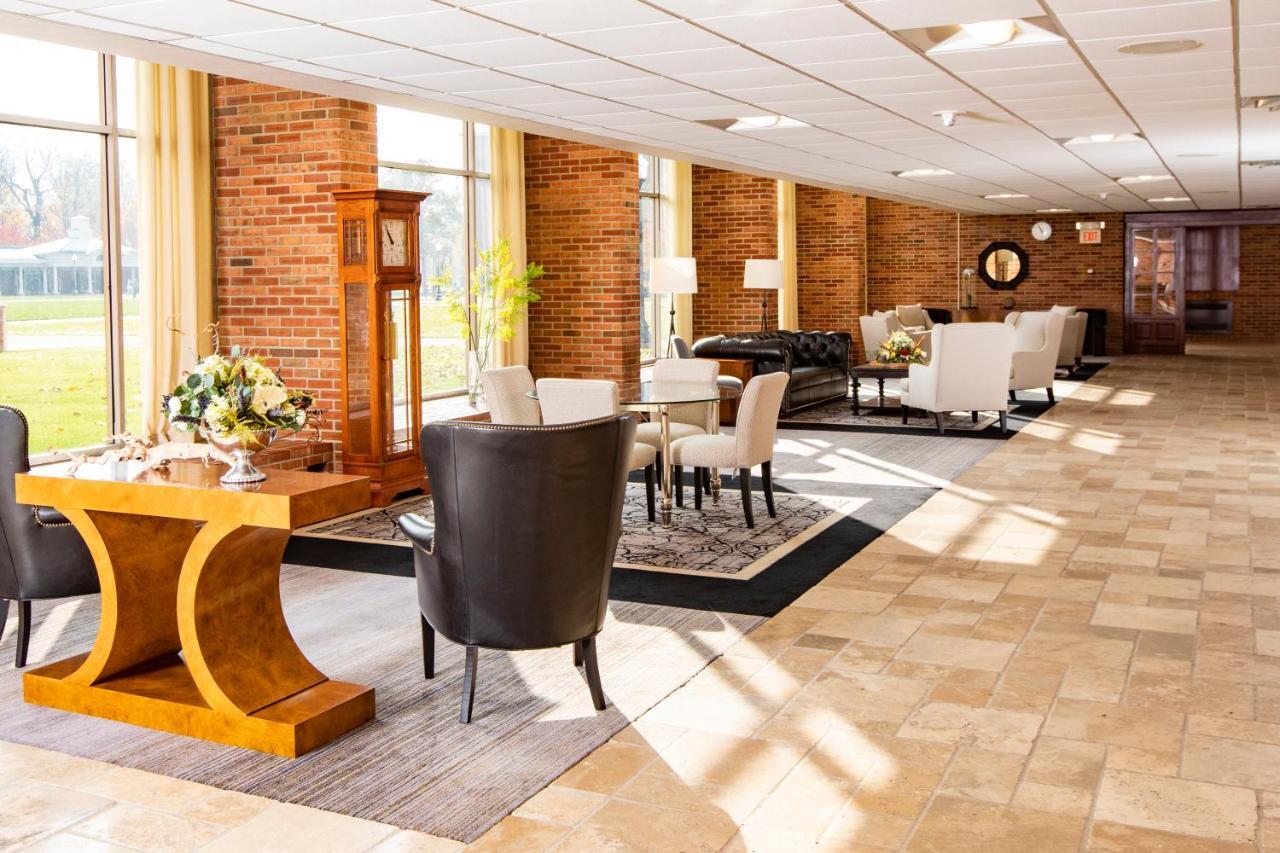 Hillsdale College Dow Hotel And Conference Center Exterior photo