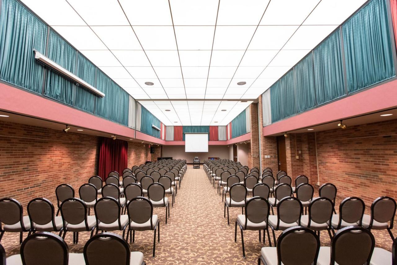 Hillsdale College Dow Hotel And Conference Center Exterior photo